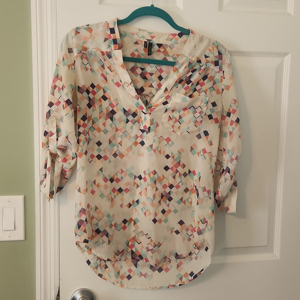 Maurices size Small v neck blouse multi color